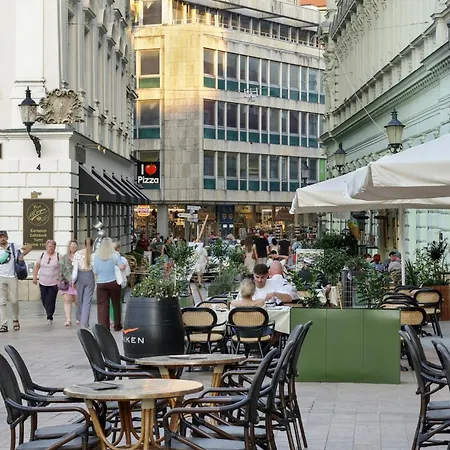 Elegant Terrace - Heart Of Old Town * 브라티슬라바