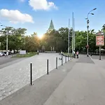 Elegant Terrace - Heart Of Old Town